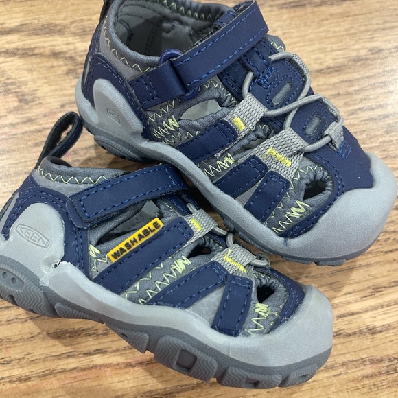 KEEN Unisex-Child Knotch Creek Casual Comfortable Sandals size 5 - Picture 11 of 12